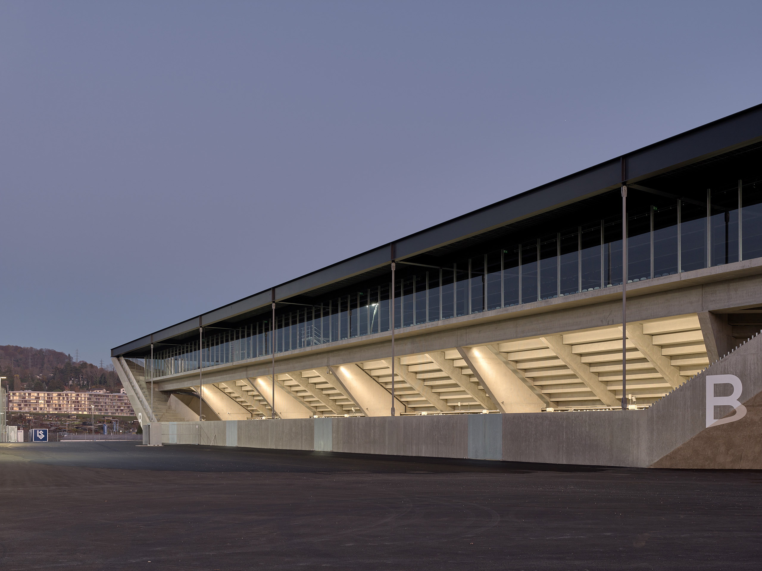 Stade de la Tuilière, Lausanne